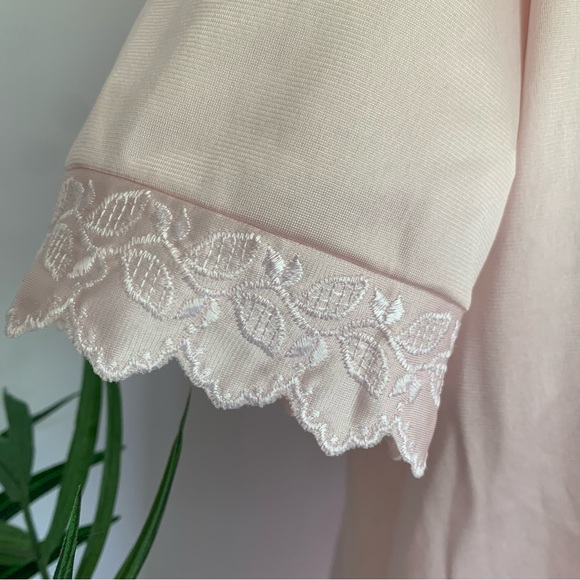 v i n t a g e :: Silky Embroidered Satin Nylon Nightgown Floral Robe Slip - Picture 12 of 14